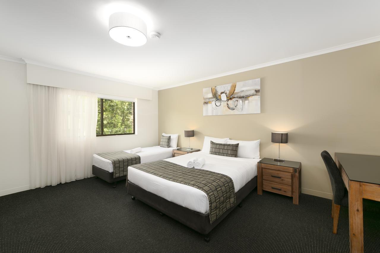 Mt Ommaney Hotel Apartments Brisbane Exterior photo