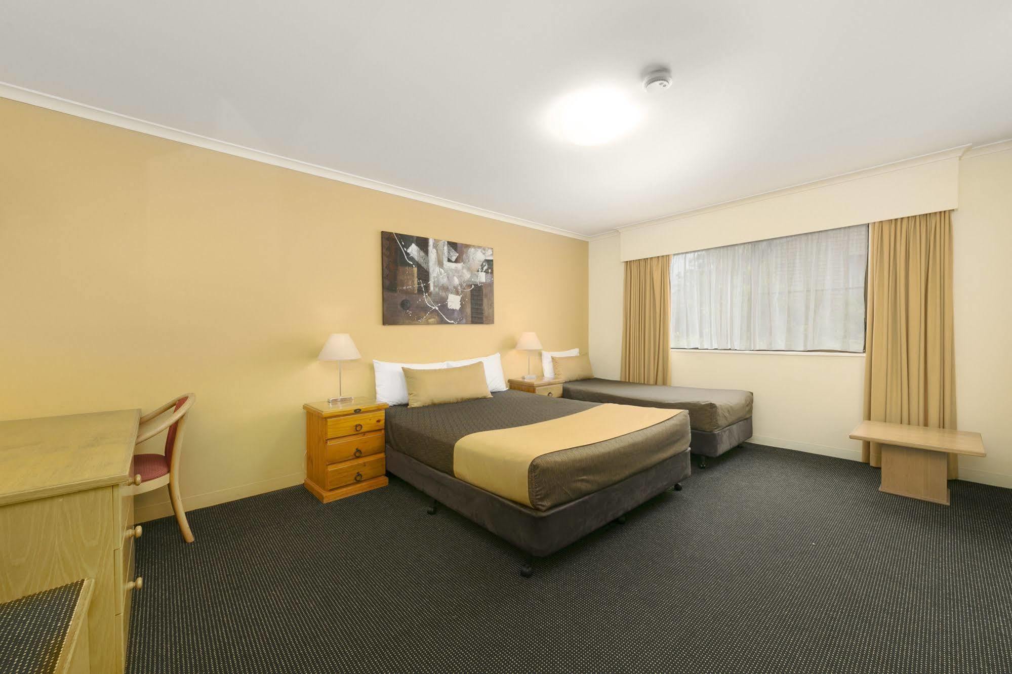 Mt Ommaney Hotel Apartments Brisbane Exterior photo