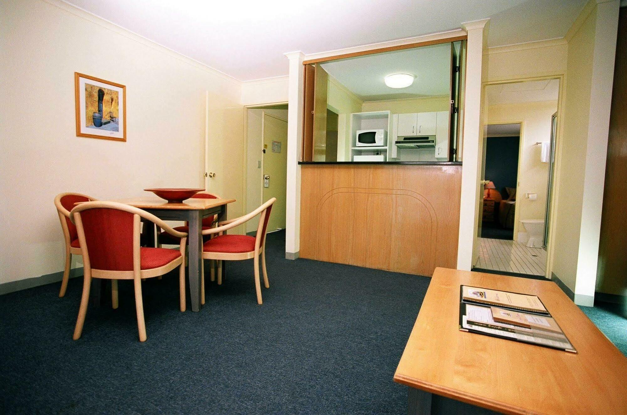 Mt Ommaney Hotel Apartments Brisbane Room photo